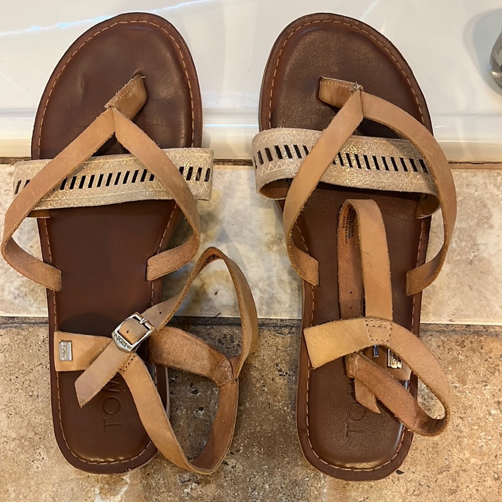 Comfortable Toms sandals
